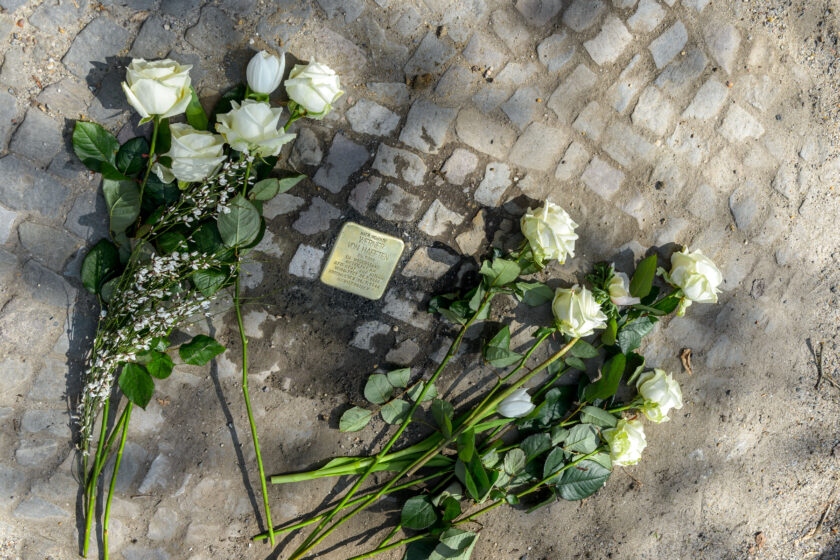 Blick auf einen Stolpersten